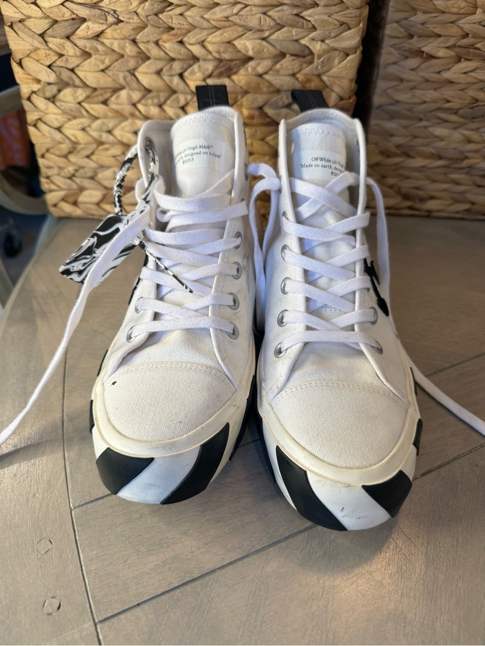 White High-Top Sneakers with Black Arrow Graphic - Picture 2 of 11